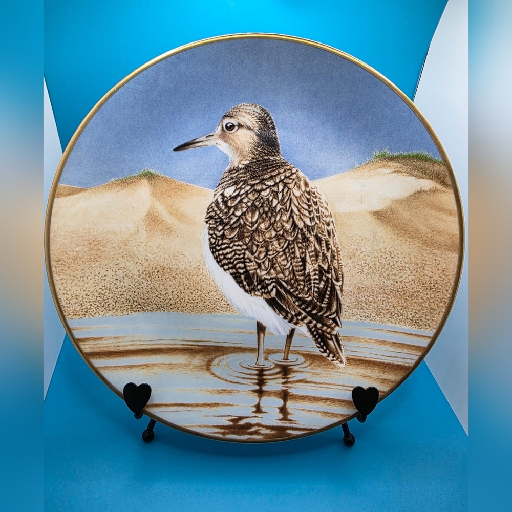 Round Bird Art Plate with Sandpiper Design